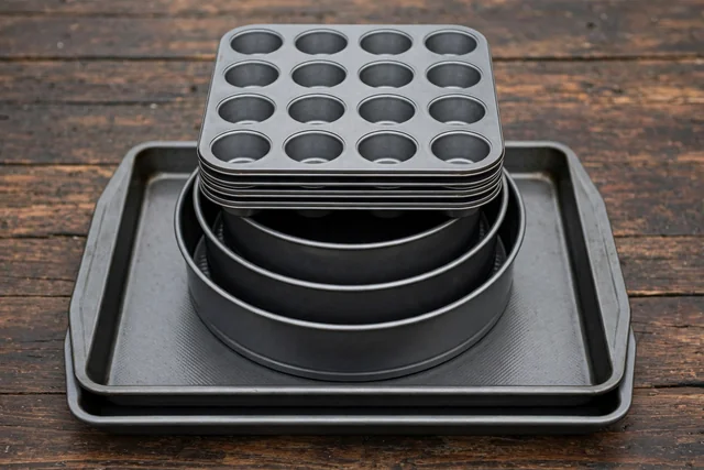 Ten piece nonstick bakeware set with sheet pans and cake pans